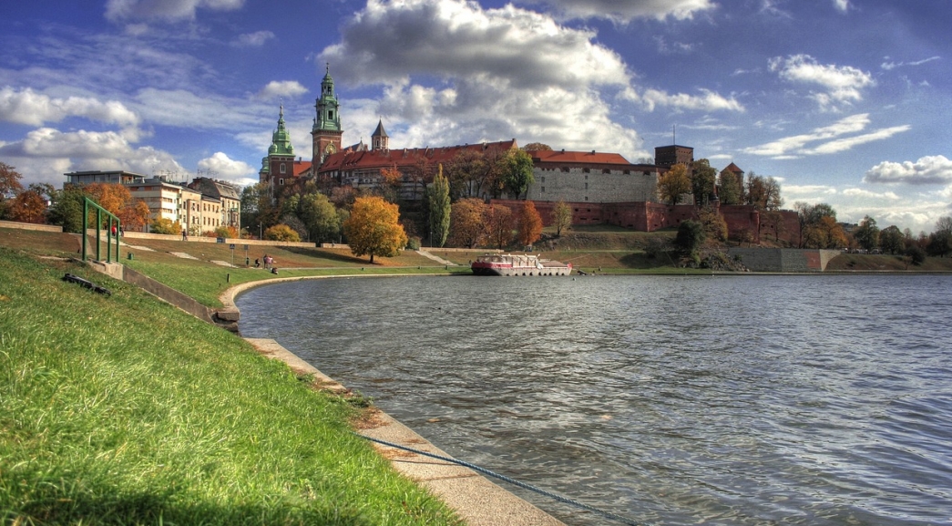 Tworzenie plaży nad Wisłą w Krakowie: opóźnienia i plany na przyszłość