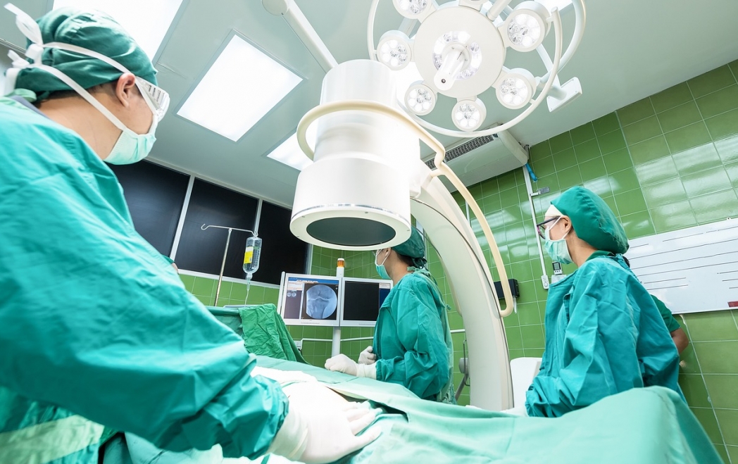 Pionierska operacja urologiczna w Krakowie otwiera nowe możliwości dla mężczyzn