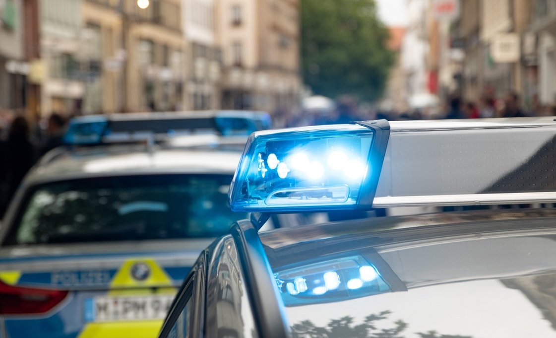 Krakowska policja poszukuje kobiety, która obnażyła się przed żołnierzami