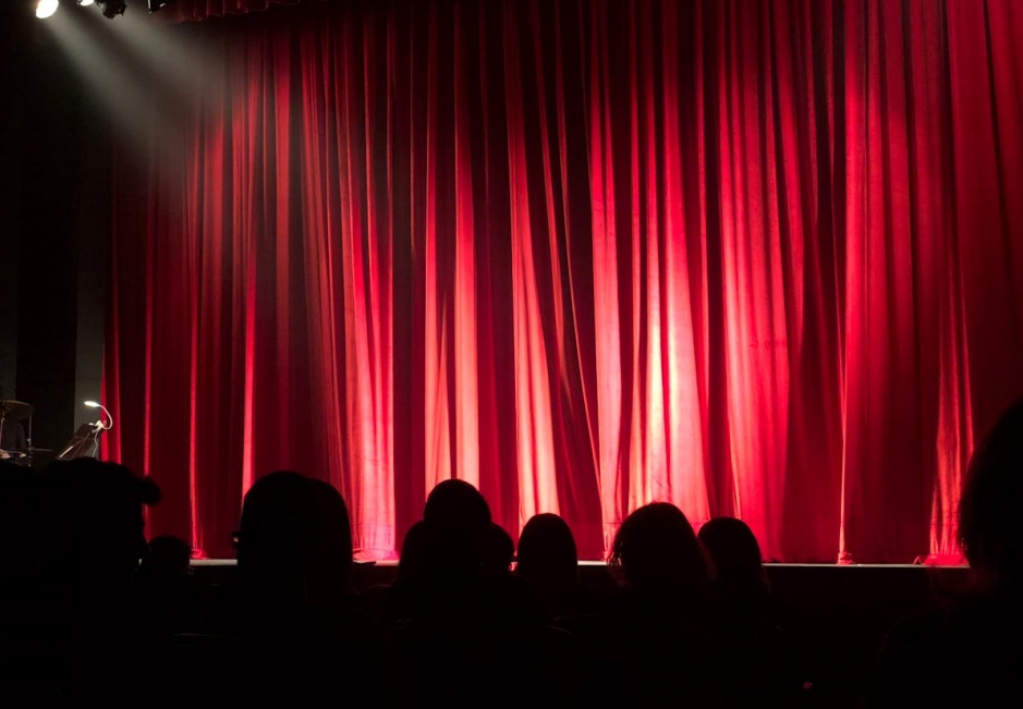 Noc Teatrów w Krakowie: teatralne spektakle opanowują miasto