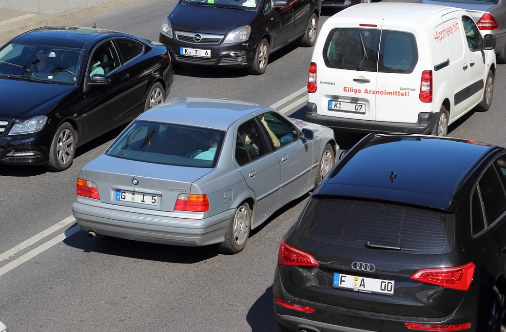 Niebezpieczna jazda z prędkością znacznie przekraczającą dozwoloną normę – kolejny przypadek na krakowskich drogach