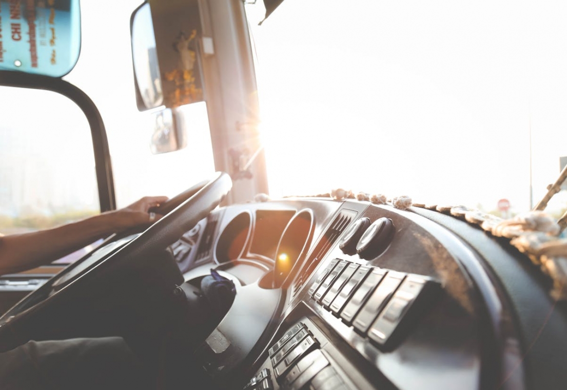 Nowe zmiany w kursowaniu krakowskiego transportu miejskiego: Podróżujący otrzymują informacje o przystosowaniach