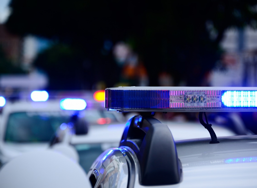 Niecodzienne zdarzenie w Krakowie: samochód uniesiony przez windę parkingową