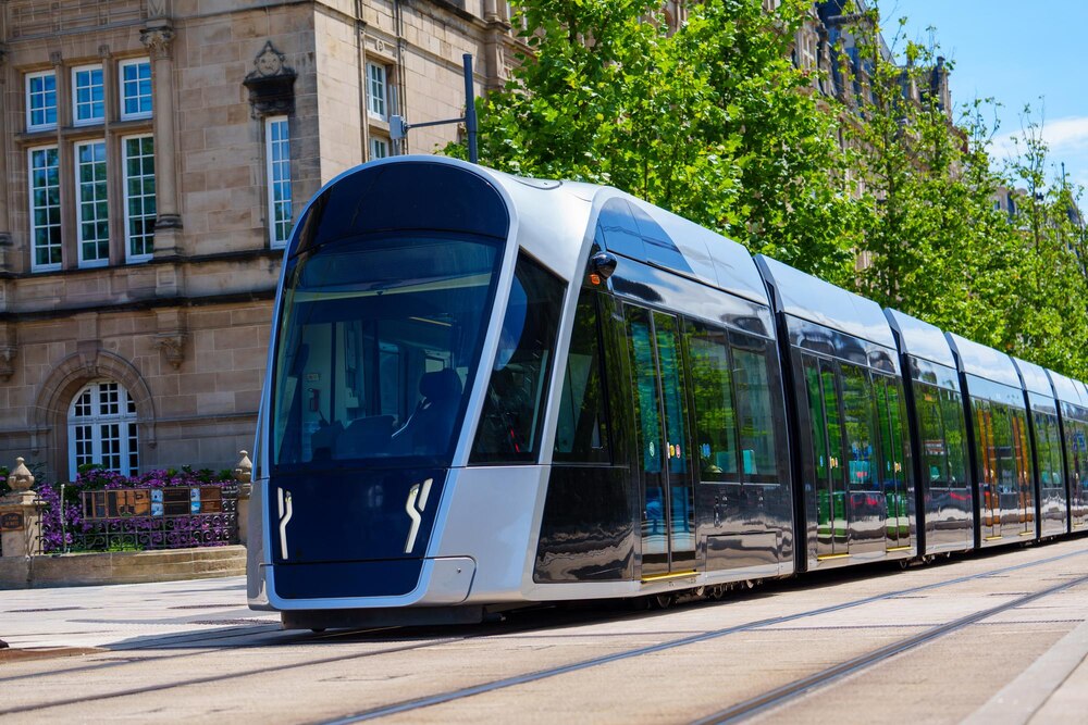 Kraków wkrótce zyska nowoczesne tramwaje: umowa na 30 niskopodłogowych pojazdów podpisana!