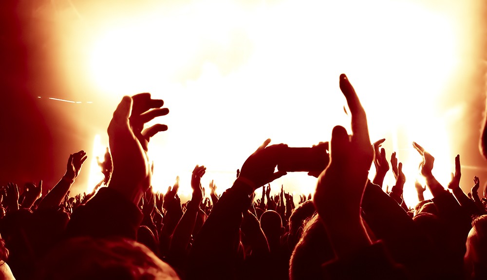 KMFDM i I Ya Toyah: Industrialna Ekstaza w Hype Parku!