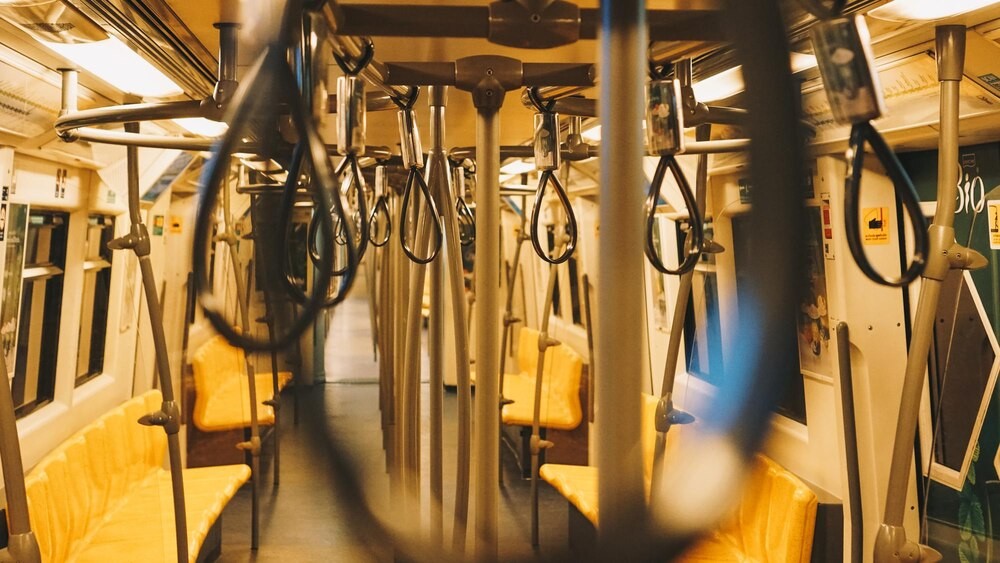 Kraków dla turystów: Kluczowe informacje o przystankach i postojach autokarowych