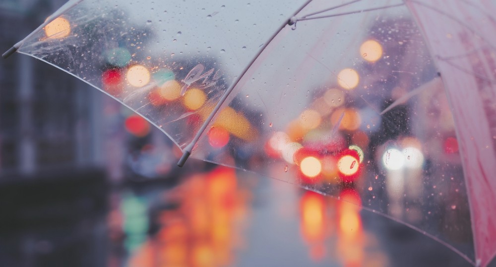 Kraków w chaosie: Ulewa zalewa ulice i paraliżuje komunikację