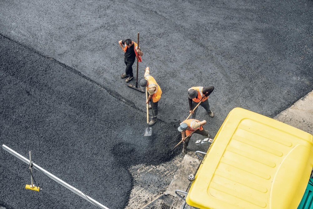 Nocna wymiana asfaltu na ul. Rzemieślniczej: Przygotuj się na zmiany w ruchu!
