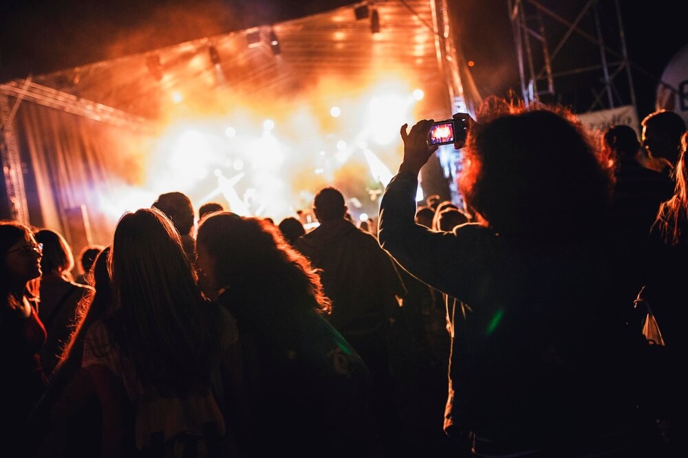 Światło przez ruiny: Koncert i wystawa zdjęć Jurija Veresa o Ukrainie