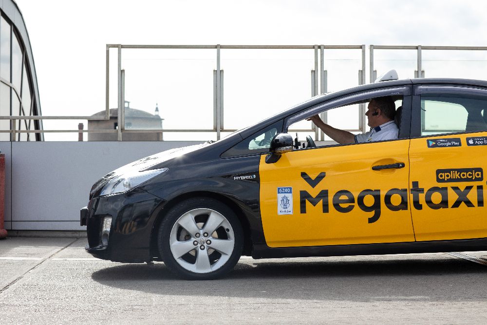 Jak zamówić taxi w Krakowie bez stresu? Sprawdź, co działa najlepiej