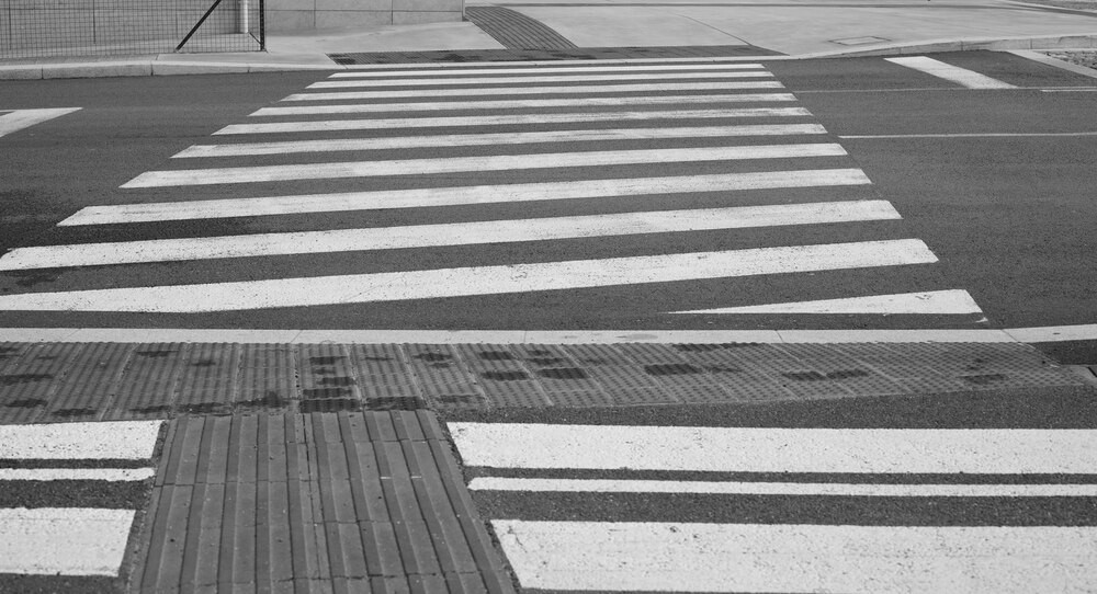 Bezpieczni seniorzy: Policja uczy, jak unikać oszustw