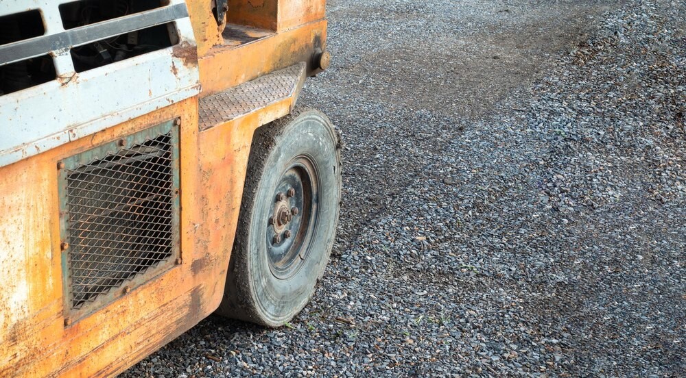 Zimowe utrzymanie dróg gminnych w Gminie Skała na sezon 2025/2026 – nowi wykonawcy wybrani!