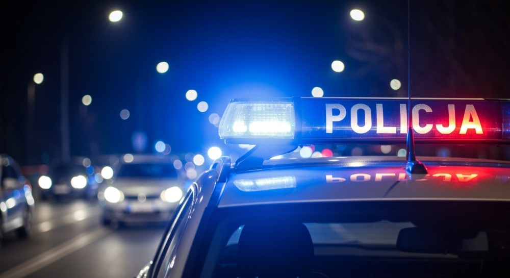 Kierowca próbował przekupić policjantów – zatrzymany z mandatem za używanie telefonu podczas jazdy