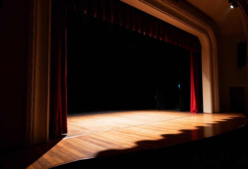 Magia Przyjaźni: Premiera „Zaklętej Góry” w Teatrzyku Muzycznym Kamyczek