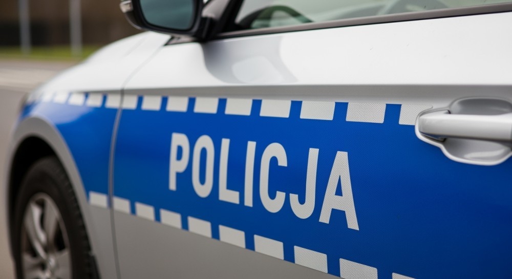 Strażnicy miejscy uratowali wakacyjną przygodę dzieci, odnajdując zgubiony plecak